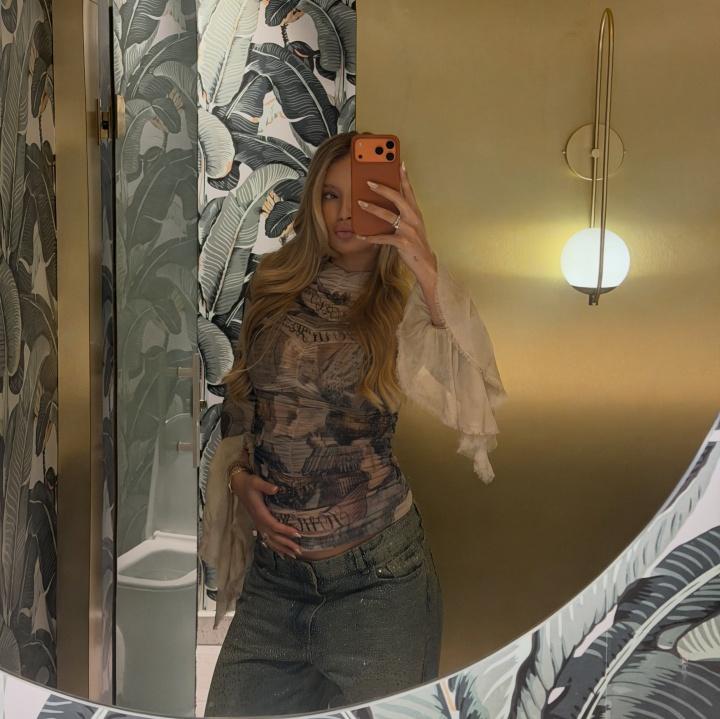 塞鸟社媒晒照：这是我身披我热爱的国家队战袍所打进的第一个进球